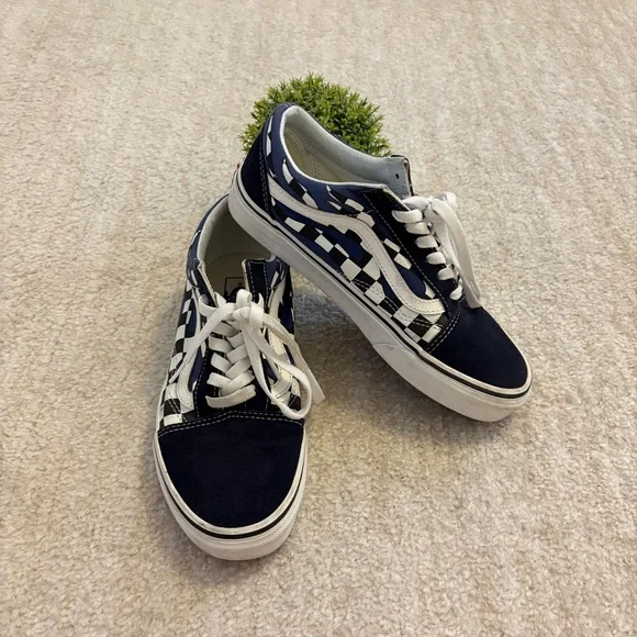 Vans Blue and White Checkered Old Skool Sneakers - Picture 2 of 11